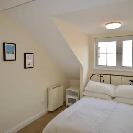 Cosy 2 Bedroom Апартаменты