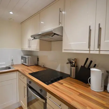 Cosy 2 Bedroom * Бристоль